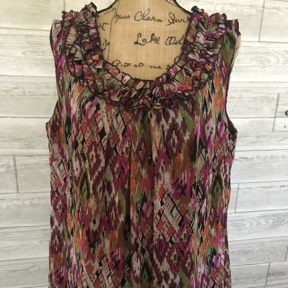 Sarah Michelle Colorful sleeveless ruffled blouse